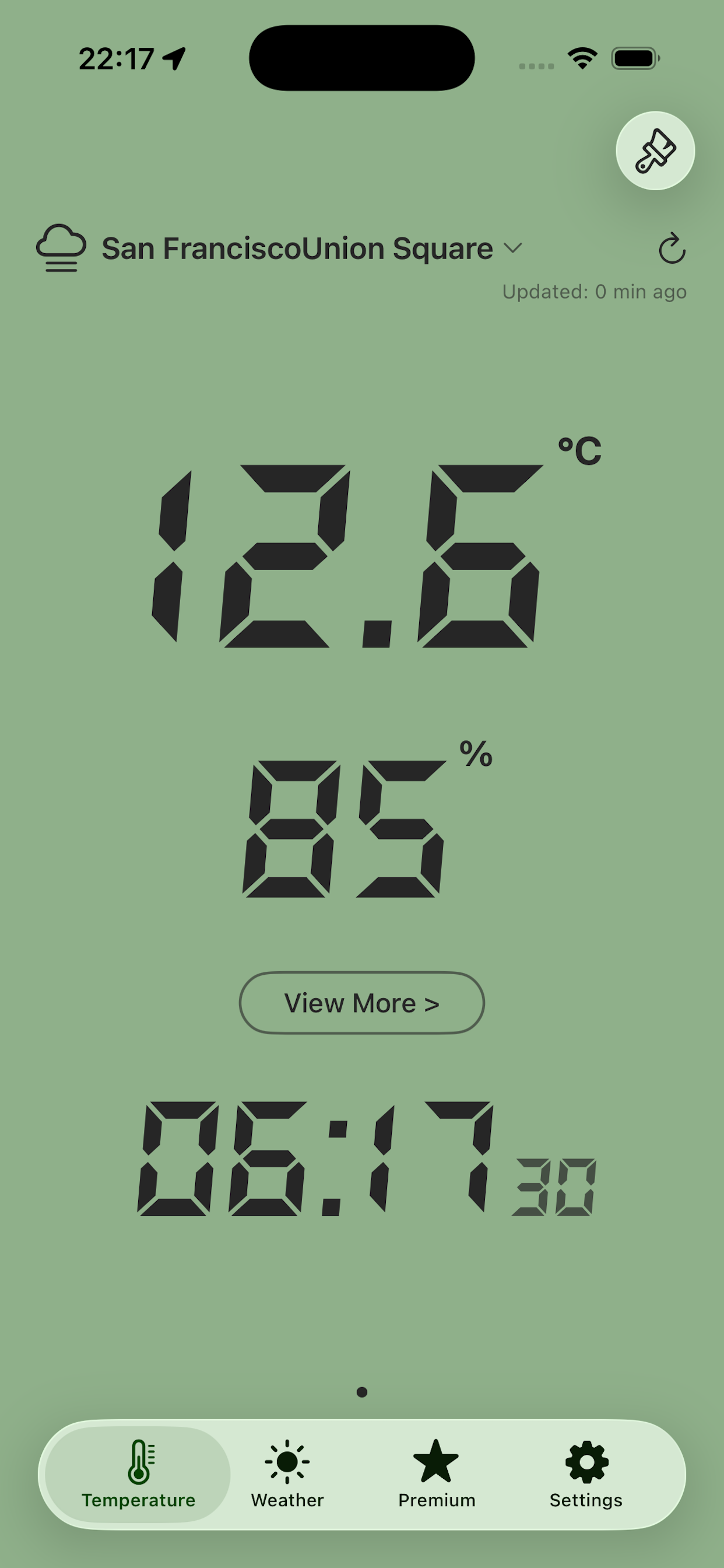 Temperature display with retro LCD style
